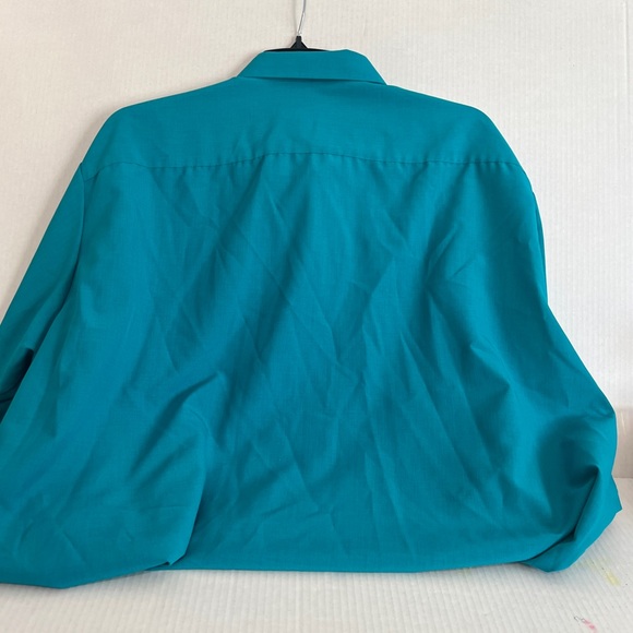 Doc & Amelia by Cintas Woman’s Button Down Shirt - Picture 4 of 6